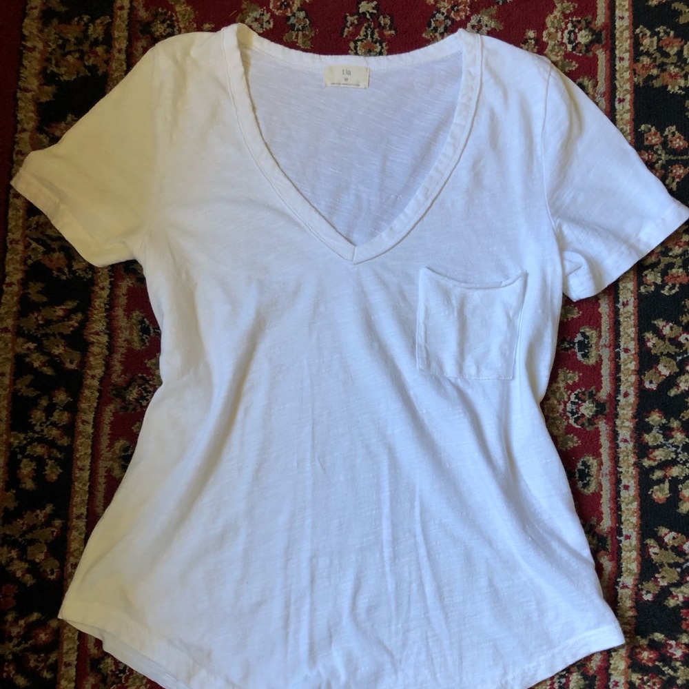 Anthropologie t.la white tee. XS